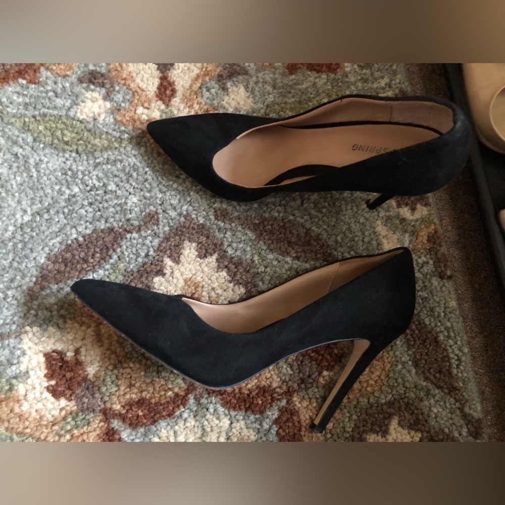 Black call it spring pumps